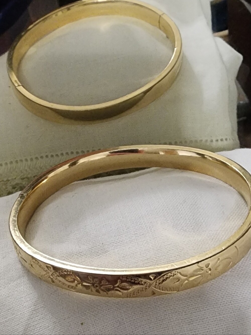 Vintage 1/20 12K Gold Filled Engraved Hinged Bangle Bracelet GORGEOUS!!!!!!